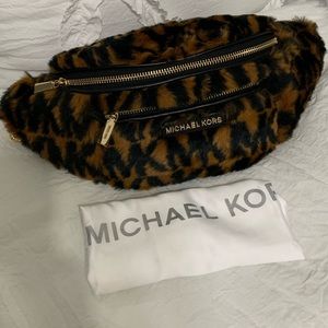 🤎Michael Kors 🖤Leopard 🐆 🤎Belt Bag 🖤